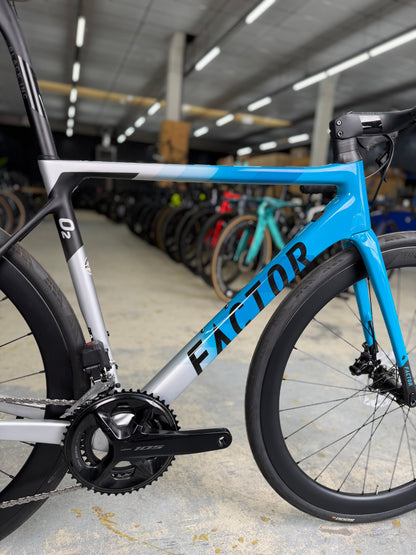 NIEUW Factor O2 Di2 Carbon Racefiets