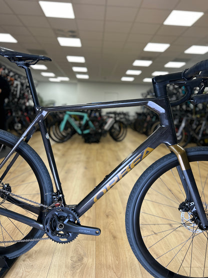 0km Showroom Model Orbea Terra M30 Carbon Gravel Fiets