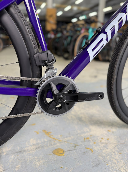 1000km BMC Kaius 01 THREE AXS Gravel Fiets