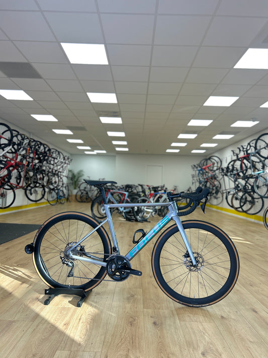 1000km Focus Izalco Max 8.7 Carbon Racefiets