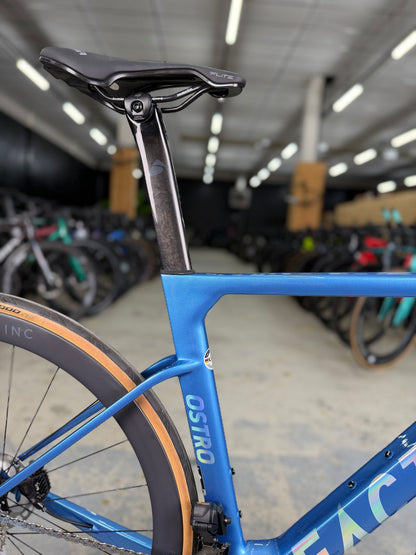 NIEUW Factor Ostro VAM Di2 Carbon Racefiets