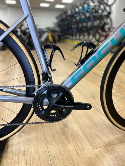 Focus Izalco MAX Disc 8.7 Carbon Racefiets