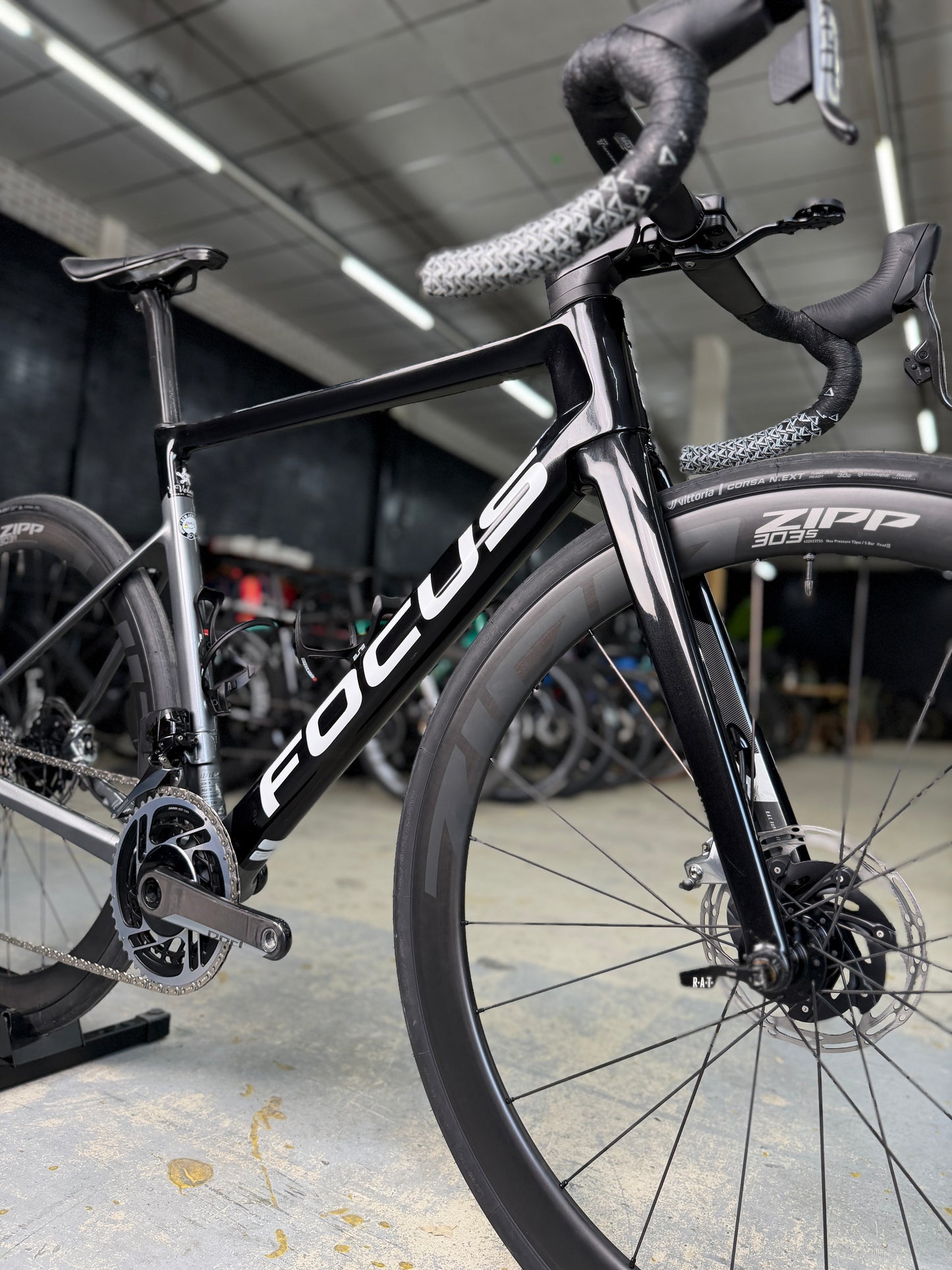Focus Izalco Max SRAM RED eTap Carbon Racefiets