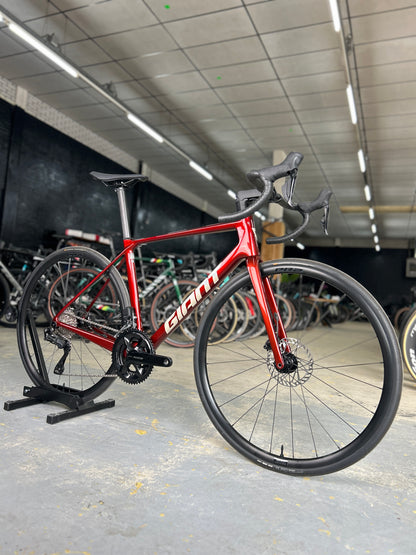 Showroom Model Giant TCR Advanced 1 Di2 Carbon Road Bike