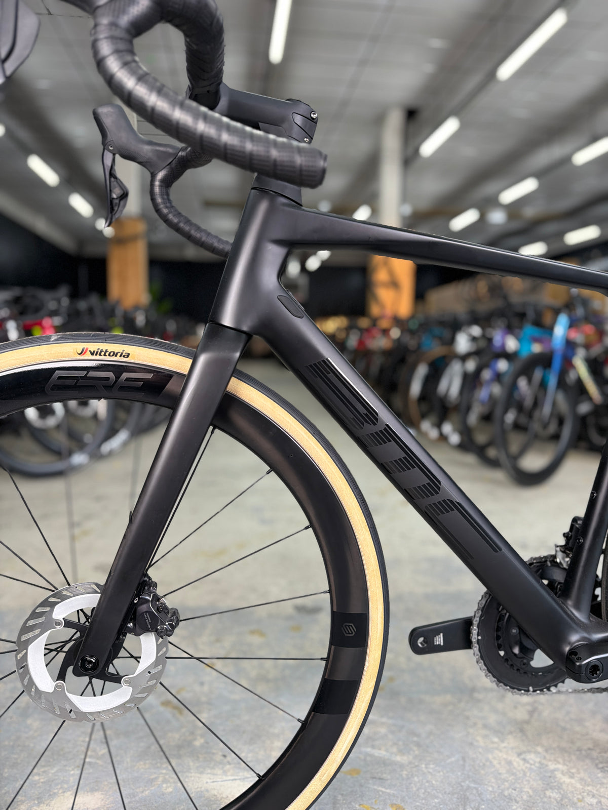 NIEUW BMC Roadmachine Di2 Carbon Racefiets