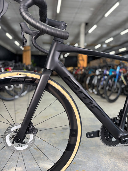 NIEUW BMC Roadmachine Di2 Carbon Racefiets