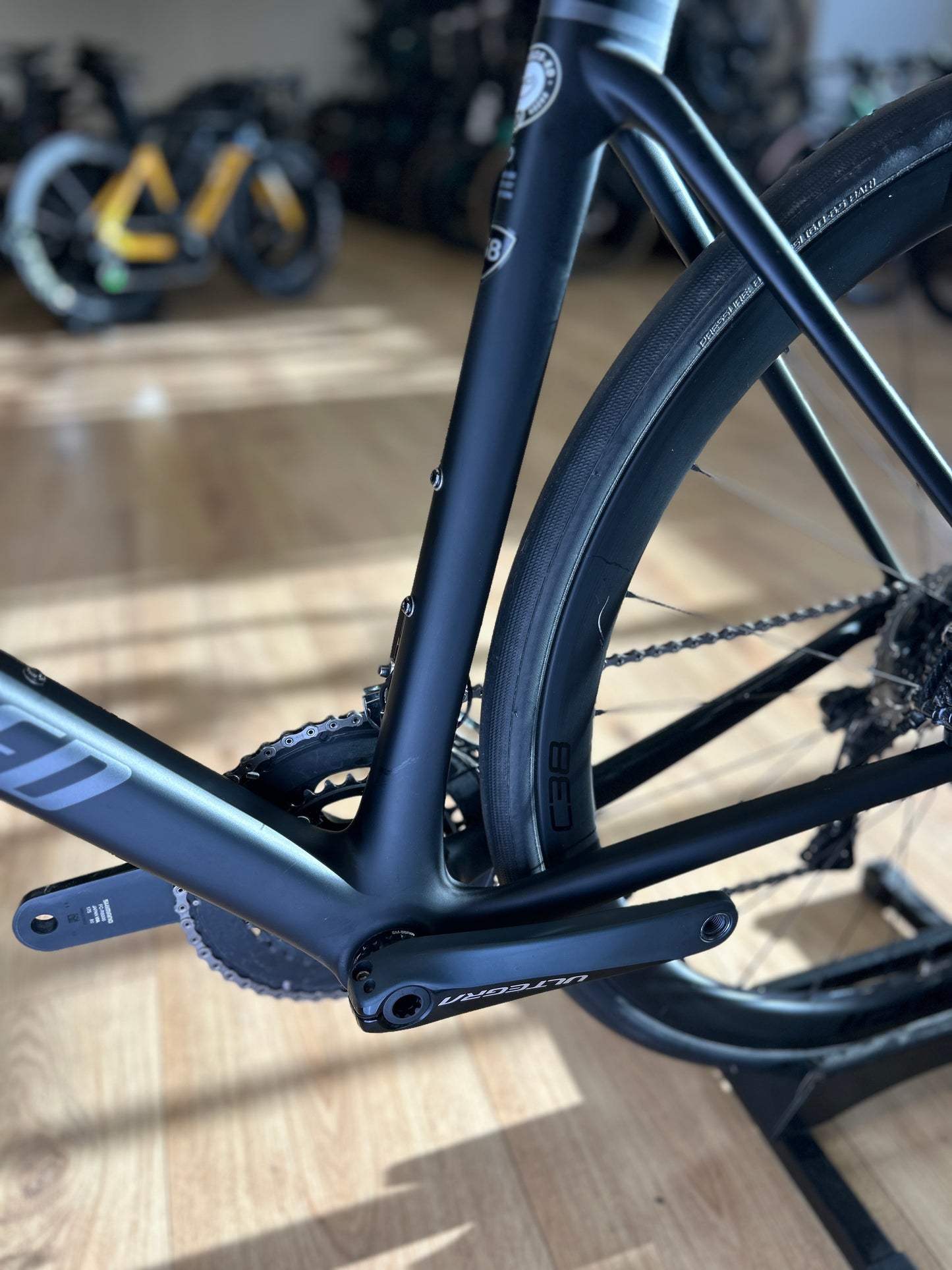 Specialized Roubaix Expert Di2 Carbon Road Bike