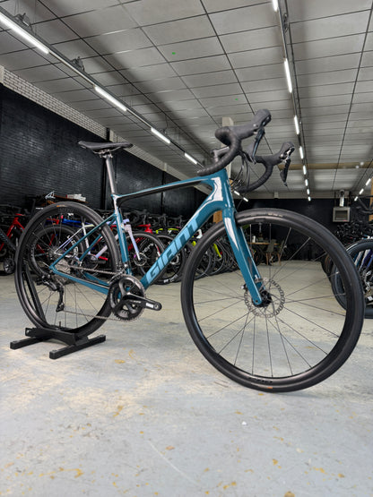 Giant Defy Carbon Racefiets