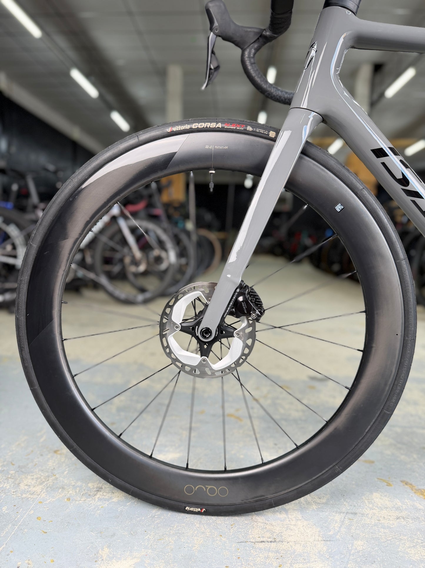Isaac Element Di2 Carbon Racefiets