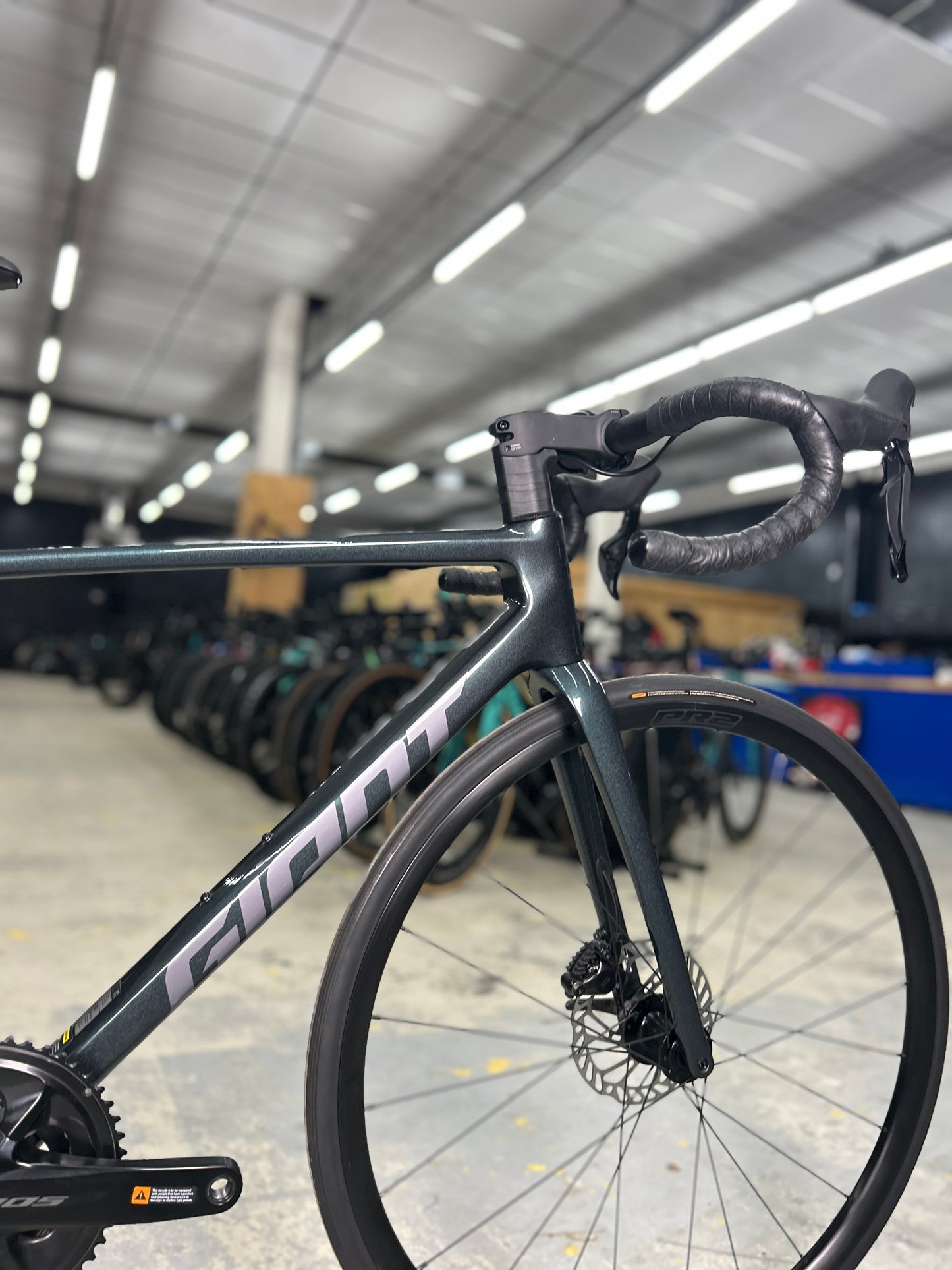 NEW Giant TCR Advanced Di2 Carbon Road Bike