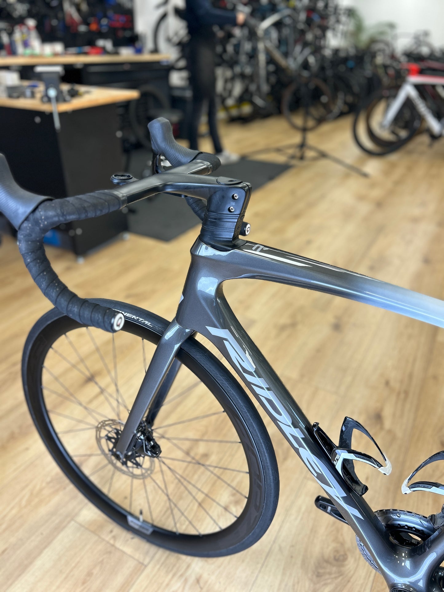 Ridley Fenix ​​SLiC AXS Carbon Road Bike