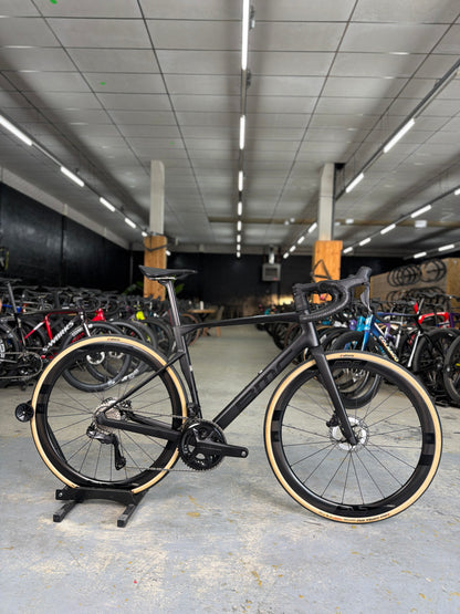 NIEUW BMC Roadmachine Di2 Carbon Racefiets