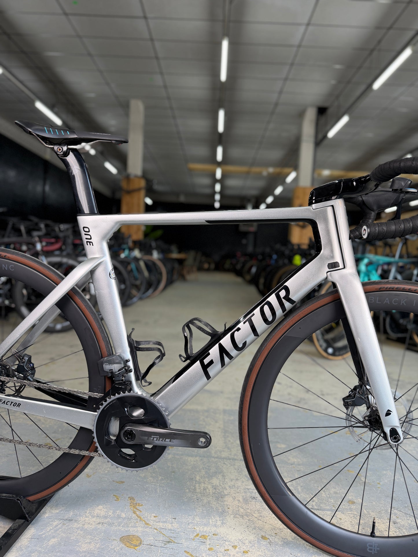 Factor ONE AXS Carbon Racefiets