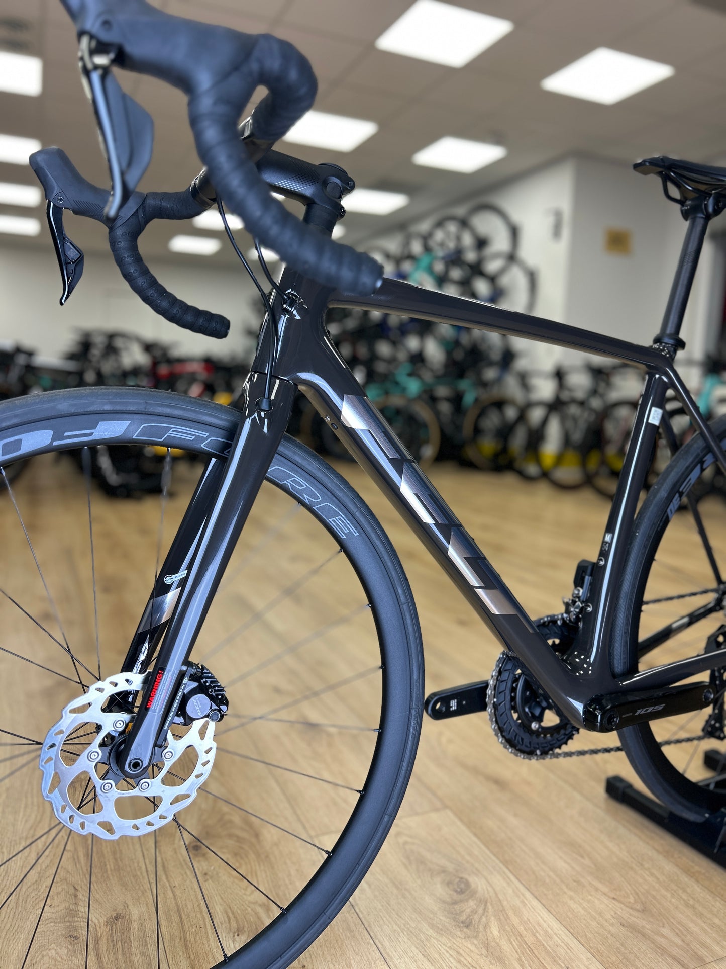 0km Showroom Model Felt FR Advanced Di2 Carbon Road Bike