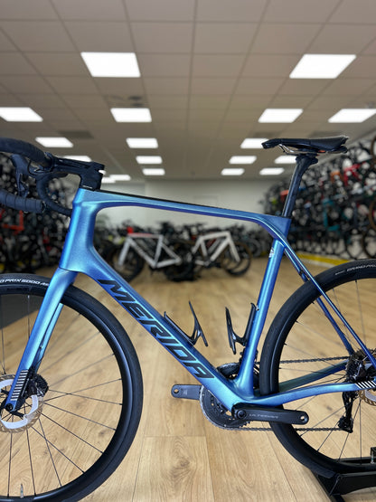 Merida Scultura Endurance 8000 Di2 Carbon Racefiets