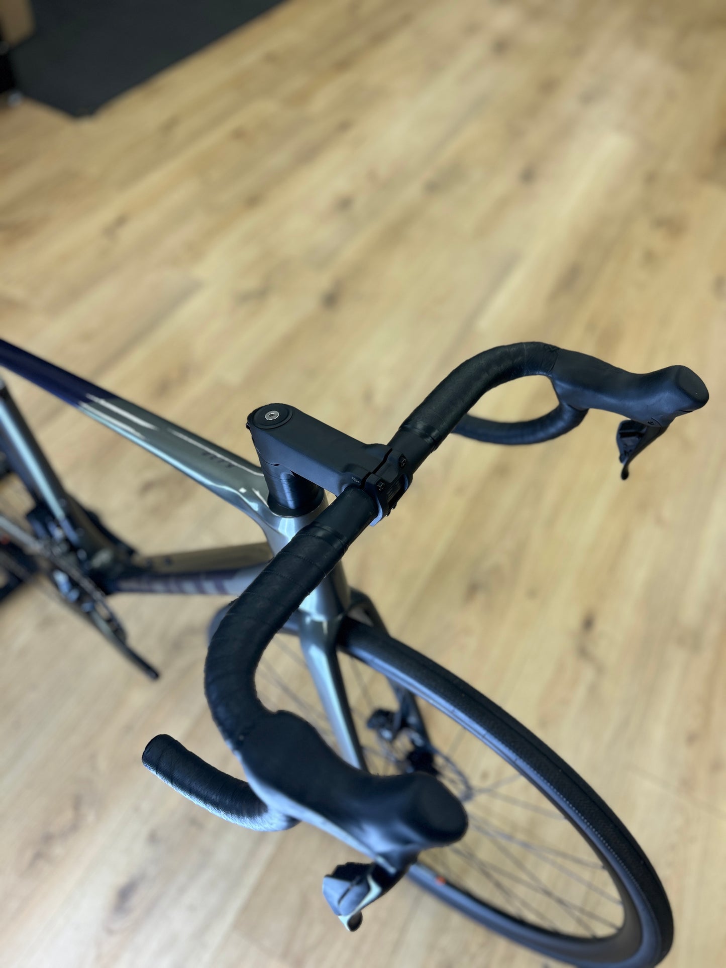 SHOWROOM MODEL 0km Giant Defy Advanced 1 Di2 Carbon Racefiets