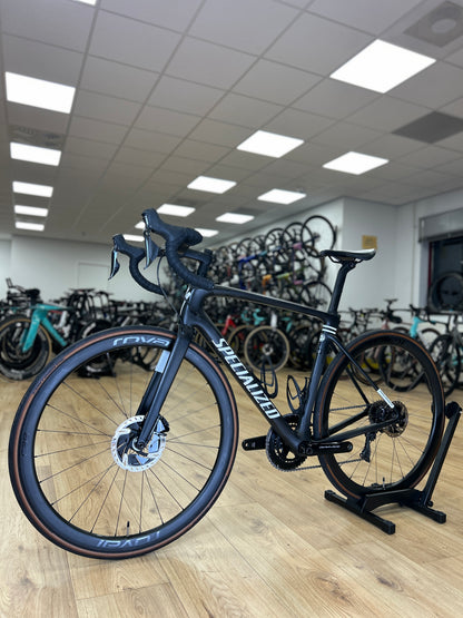 Specialized Roubaix Expert Di2 Carbon Road Bike