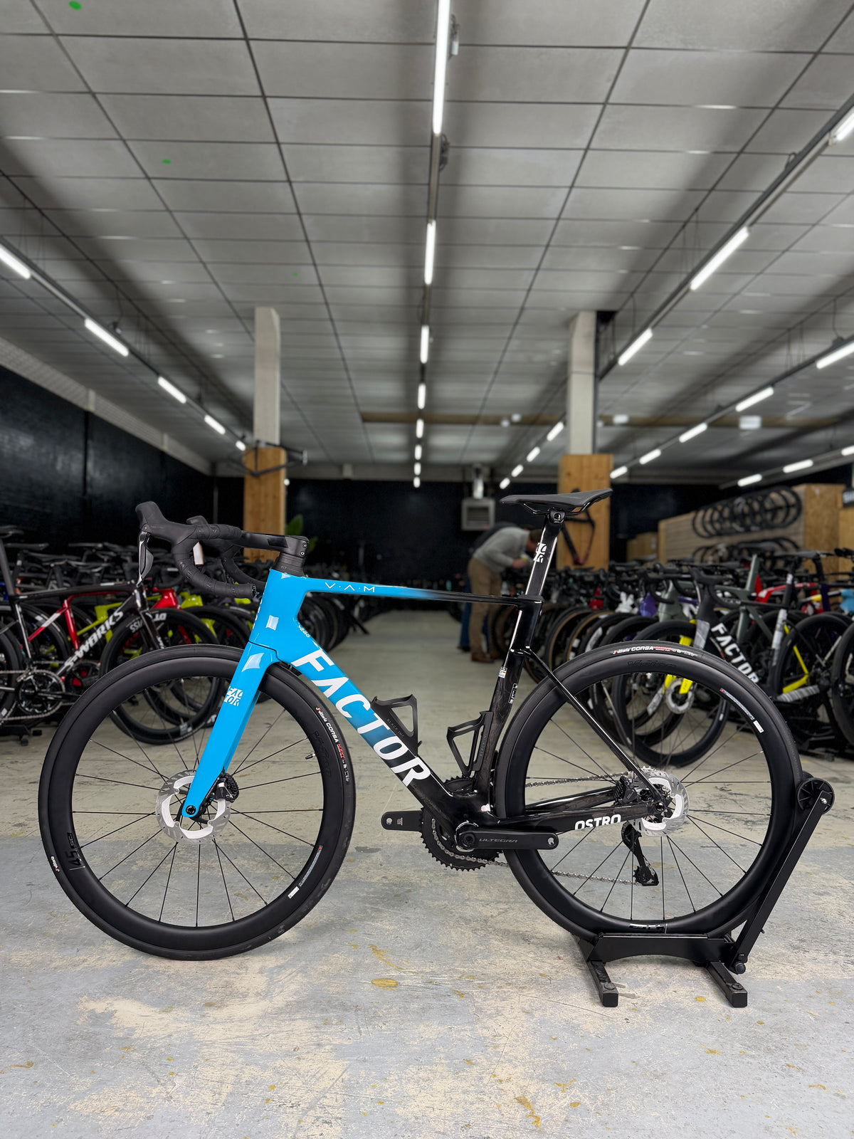 NIEUW Factor Ostro VAM Di2 Carbon Racefiets