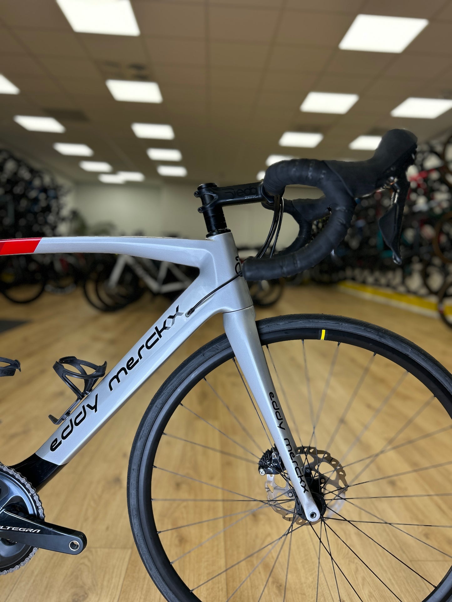 Eddy Merckx San Remo 76 Carbon Racefiets
