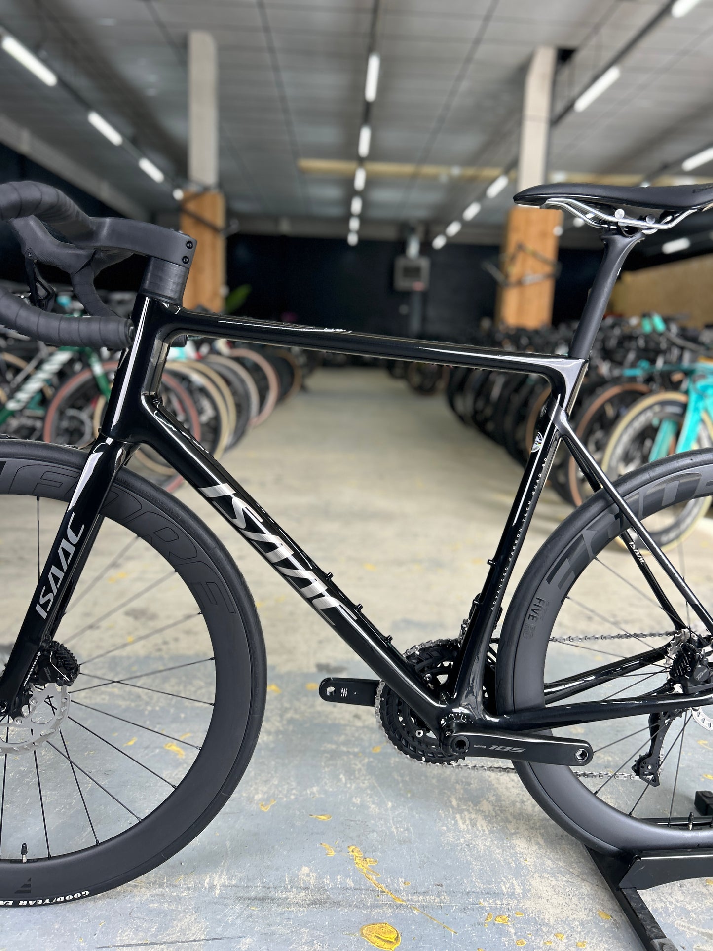 NEW Isaac Element Di2 Carbon Road Bike