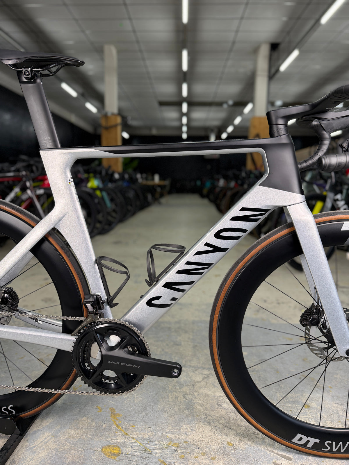 300km Canyon Aeroad CF SLX Di2 Carbon Racefiets