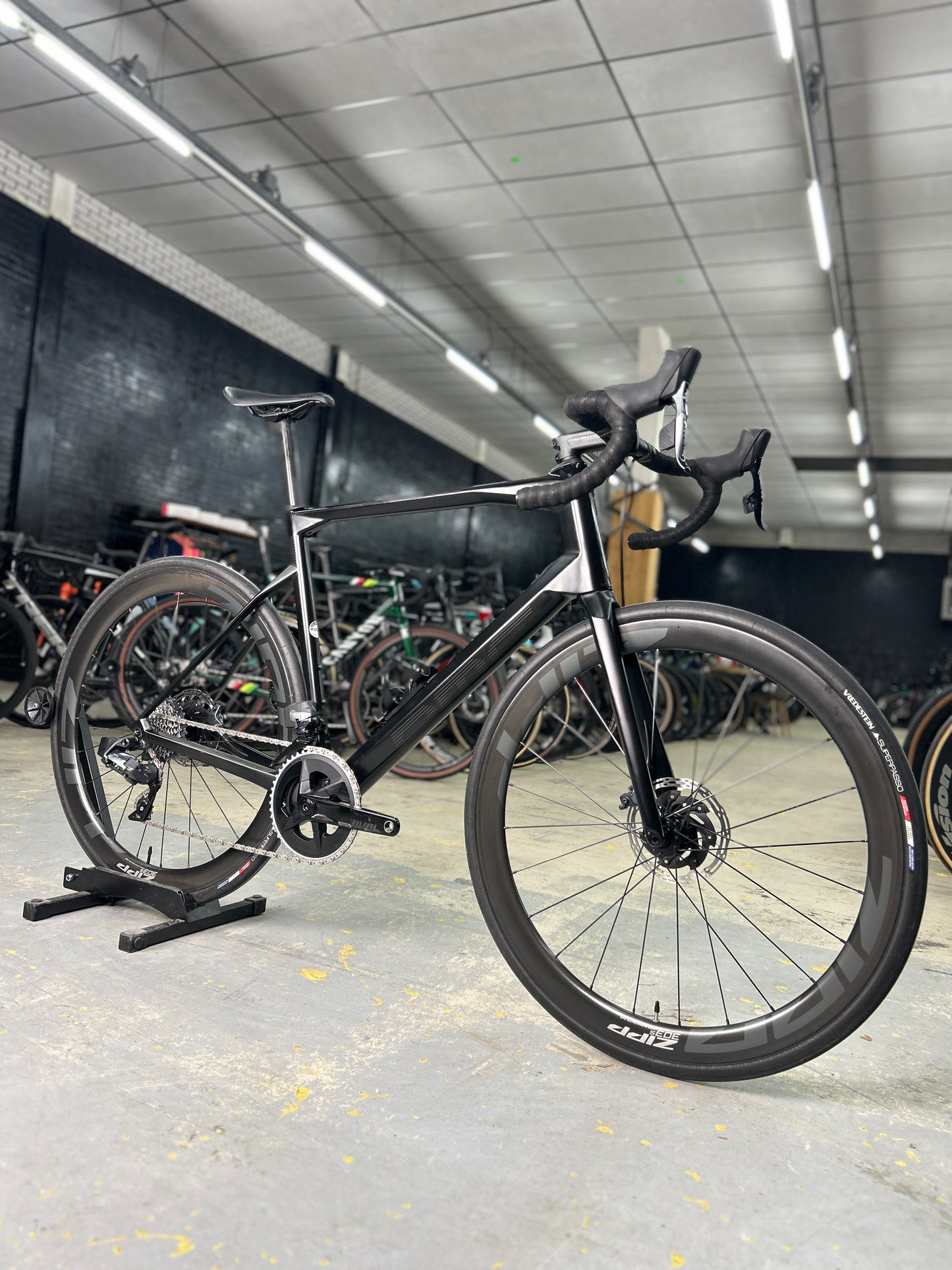 BMC Roadmachine ONE AXS Carbon Road Bike
