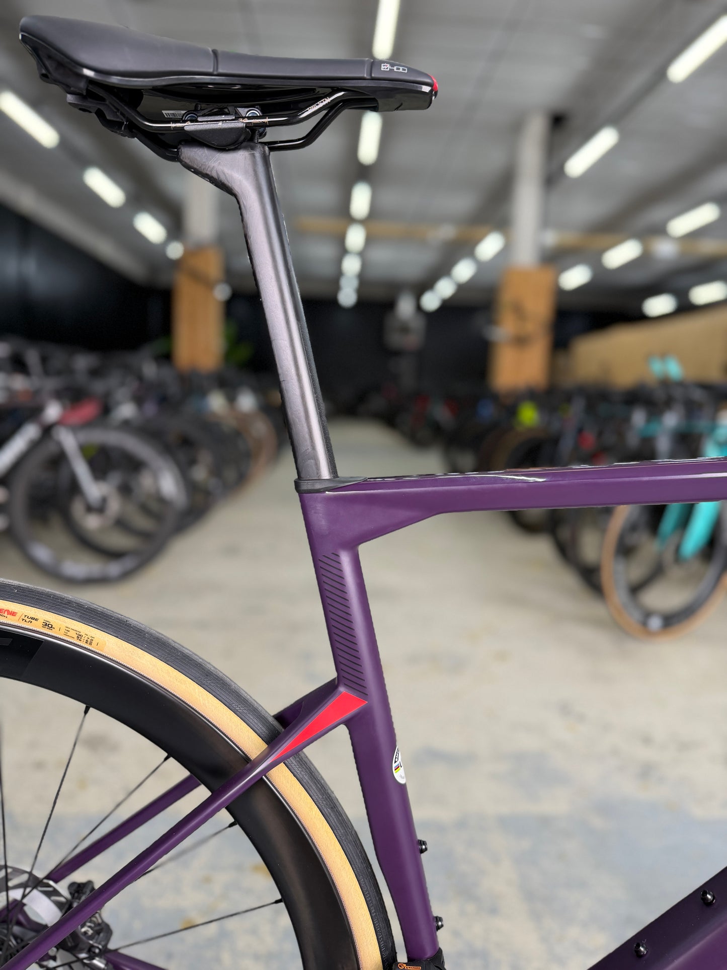 NIEUW BMC Roadmachine 01 Di2 Carbon Racefiets