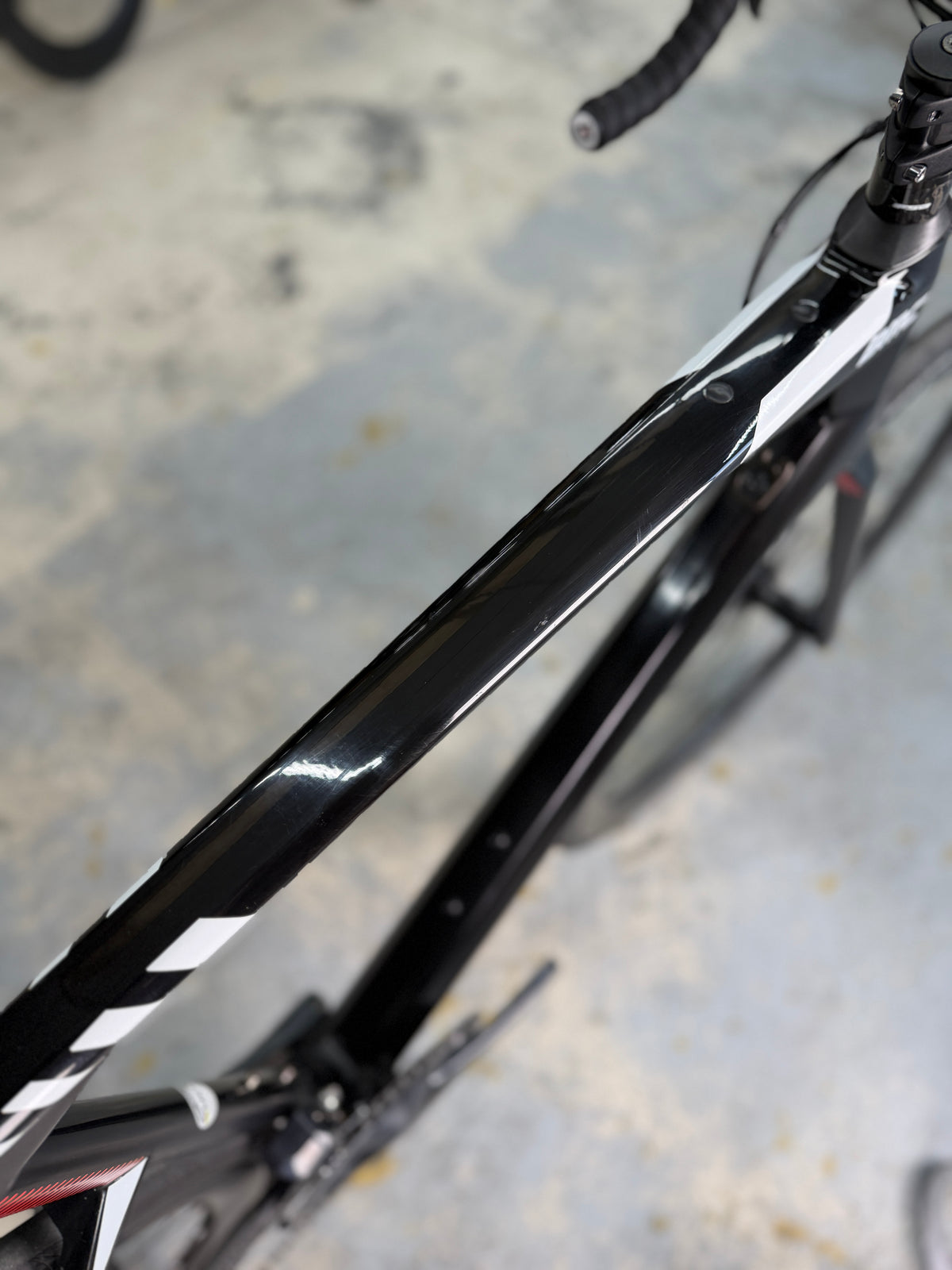 BMC Roadmachine 02 ONE Di2 Carbon Racefiets