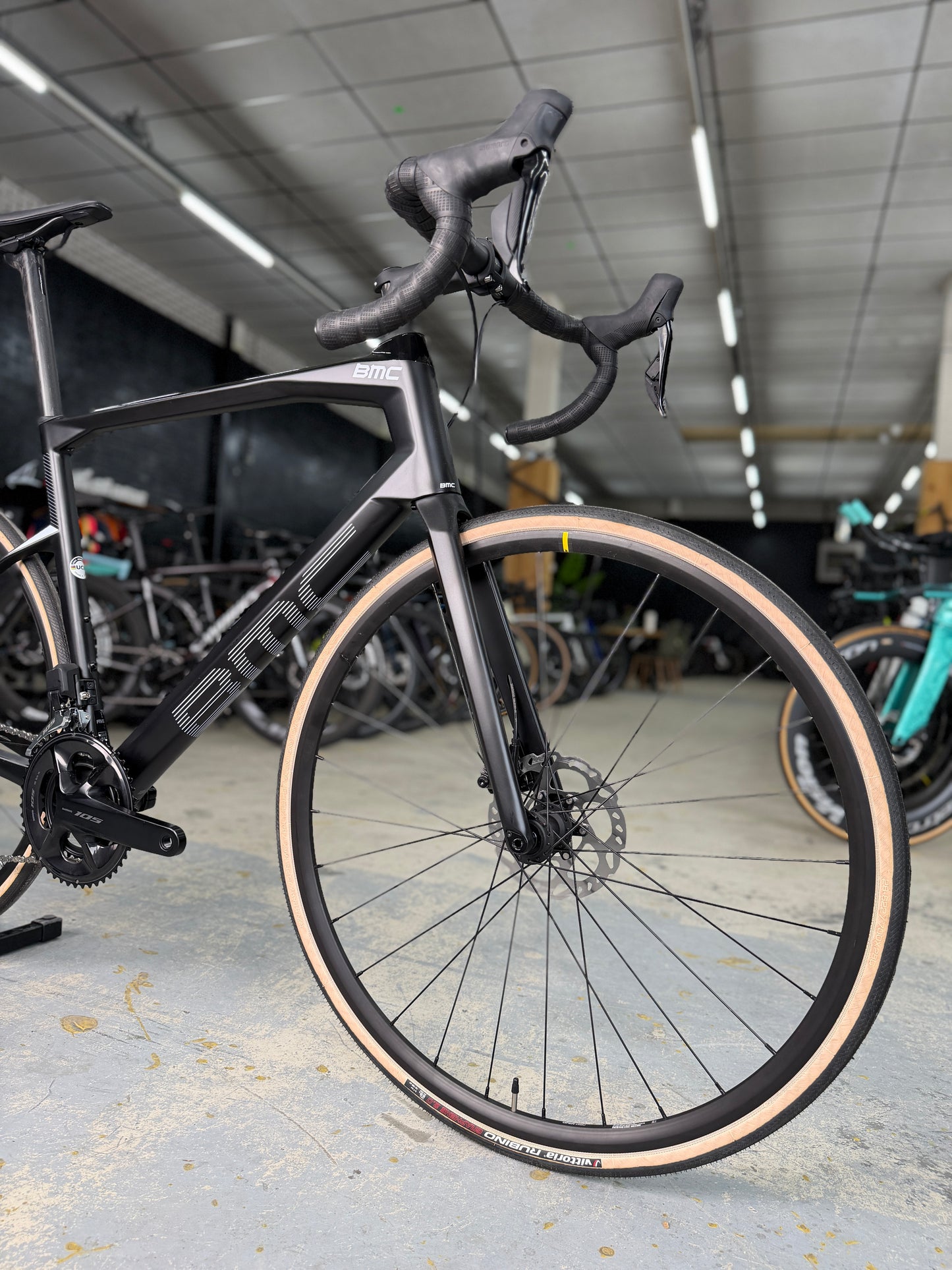 NIEUW BMC Roadmachine Four Di2 Carbon Racefiets