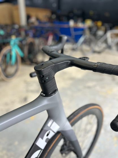 Bianchi Oltre XR4 AXS Carbon Road Bike