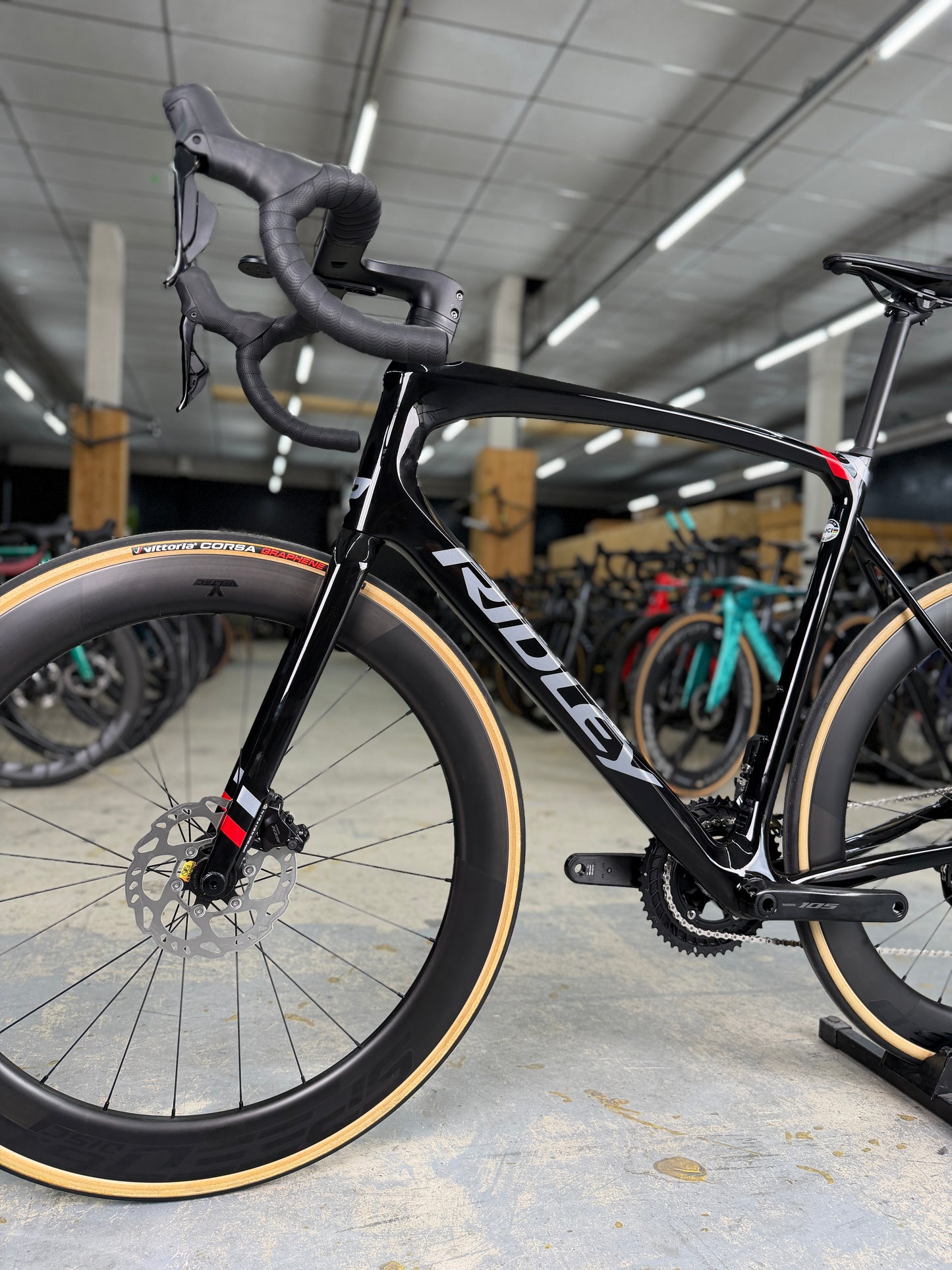 SHOWROOM Ridley Fenix SLiC Di2 Carbon Racefiets
