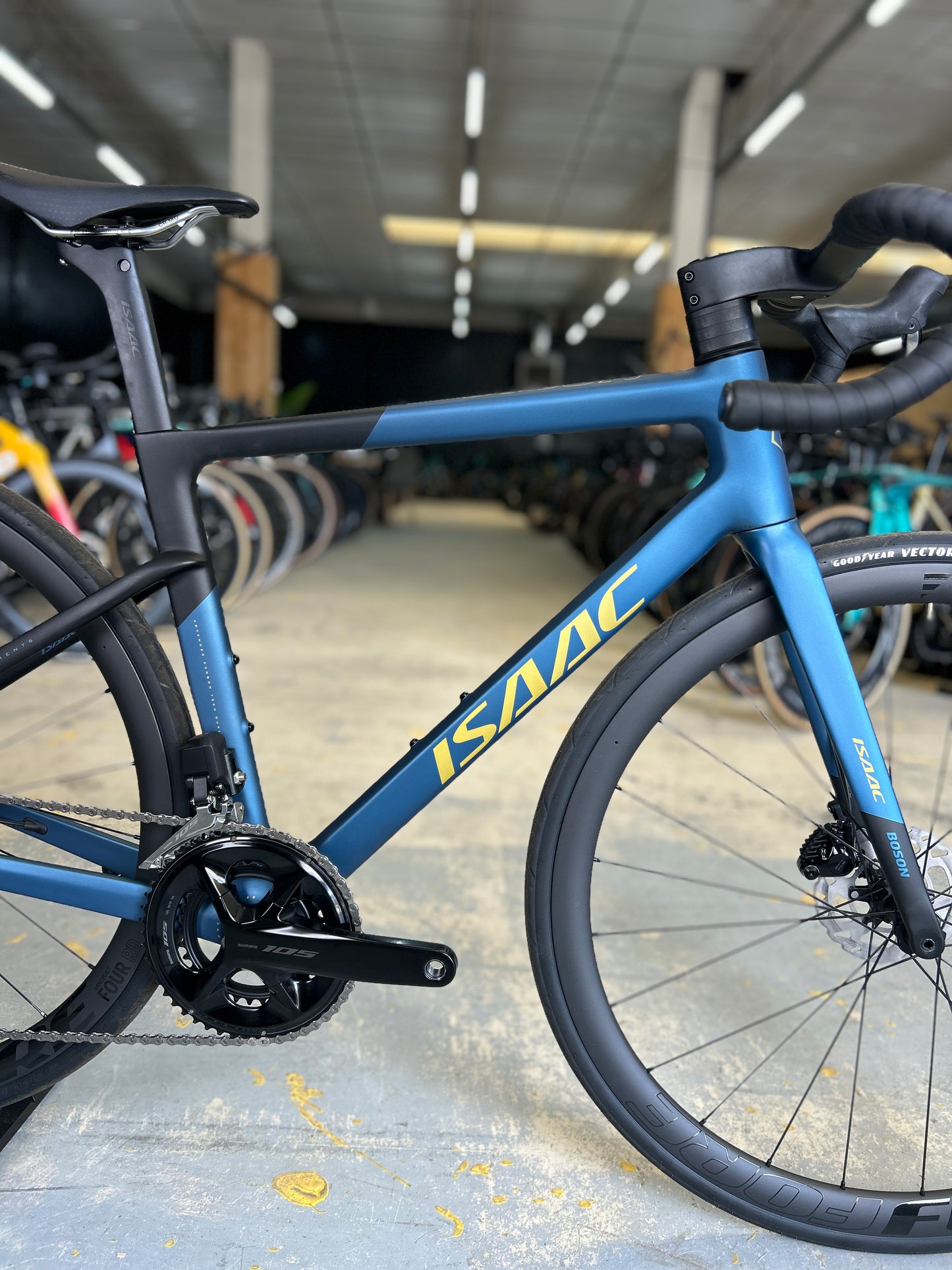 NEW Isaac Boson Di2 Carbon Road Bike