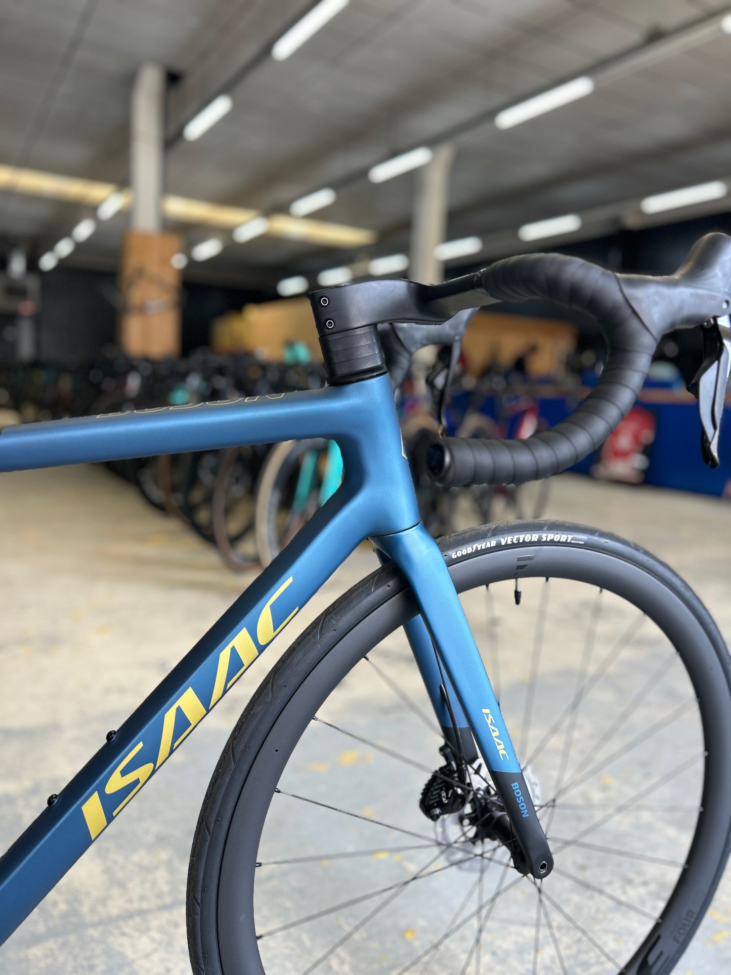 NEW Isaac Boson Di2 Carbon Road Bike