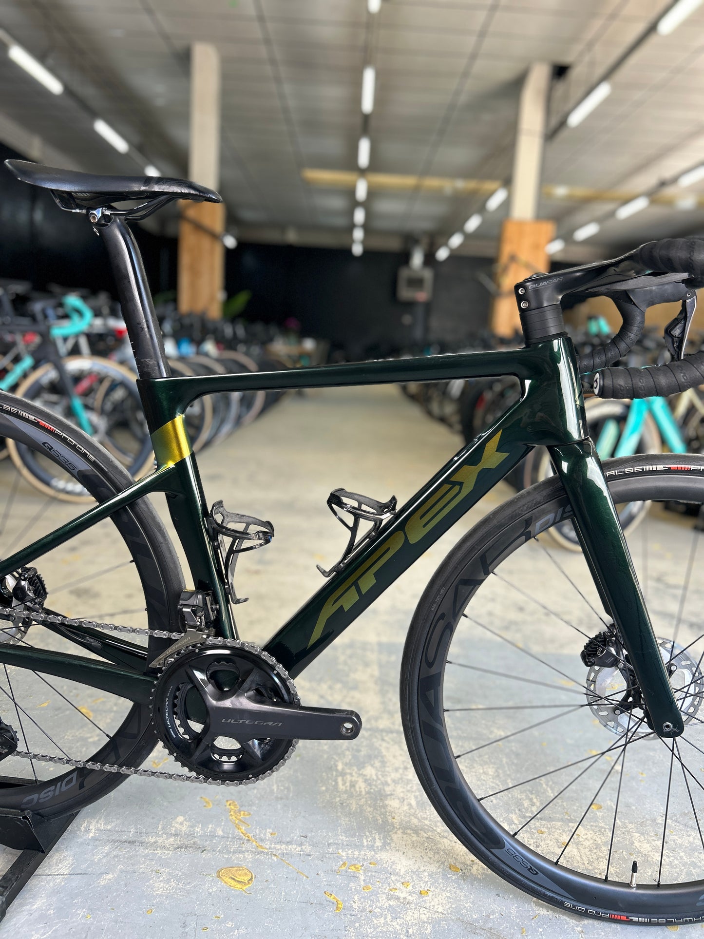 Apex Soniq Di2 Carbon Road Bike