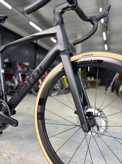 NIEUW BMC Roadmachine Di2 Carbon Racefiets