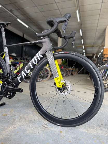 NIEUW Factor Ostro VAM Di2 Carbon Racefiets