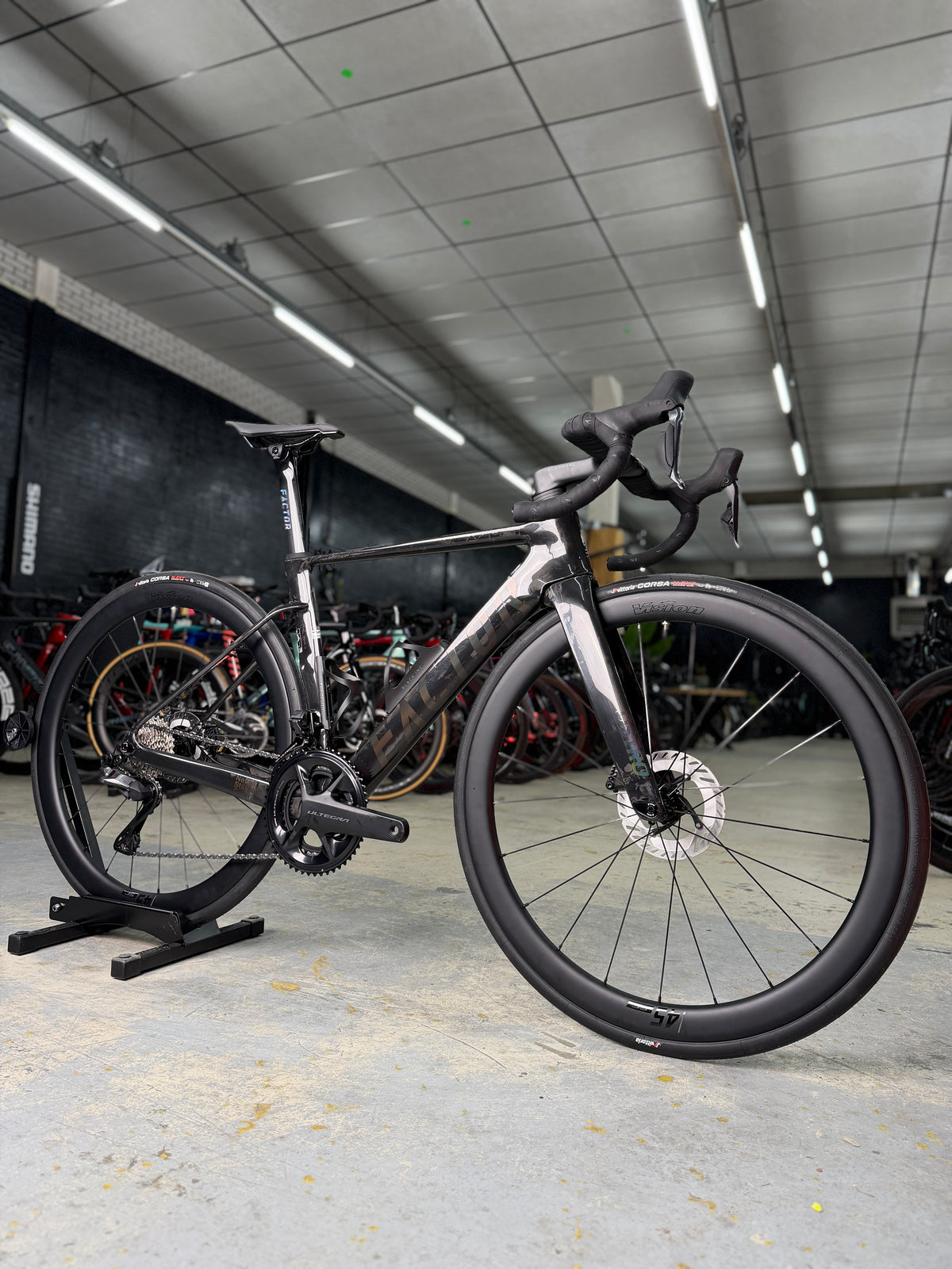 NIEUW Factor Ostro VAM Di2 Carbon Racefiets