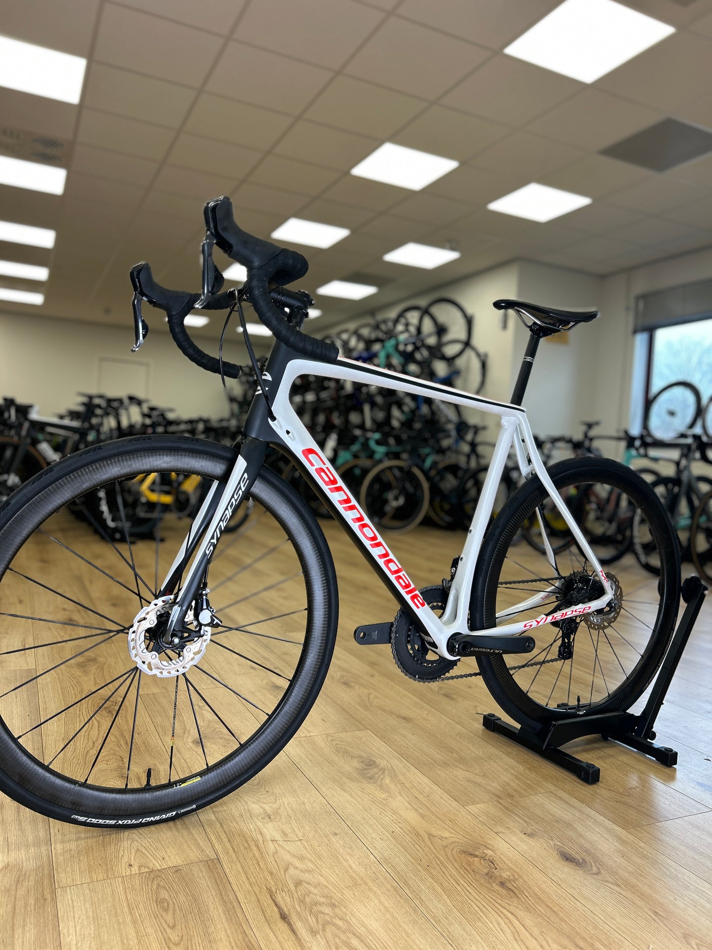 Cannondale Synapse Hi-Mod Di2 Carbon Road Bike
