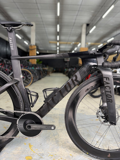 250km Factor ONE SRAM Red eTap Carbon Racefiets