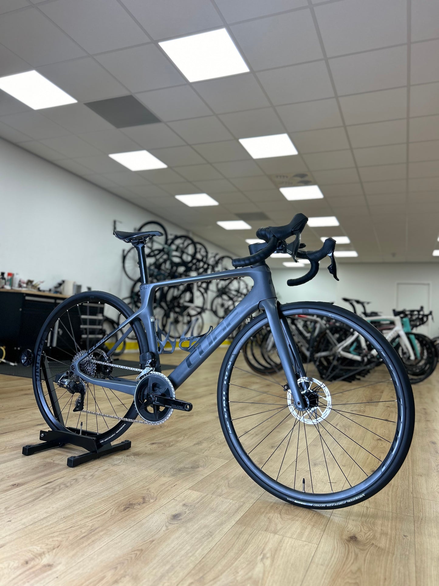 Cube Agree C62 AXS Carbon Disc Racefiets