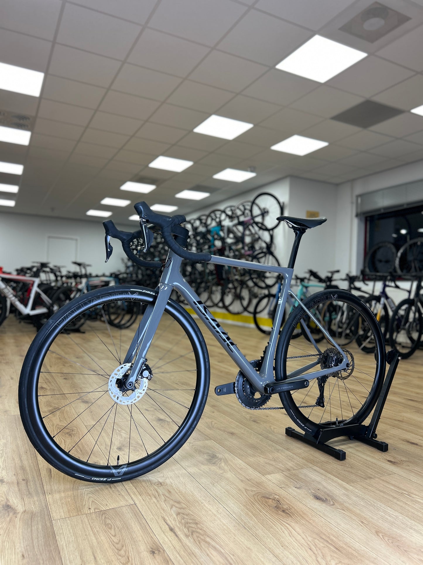 Isaac Element Di2 Carbon Racefiets