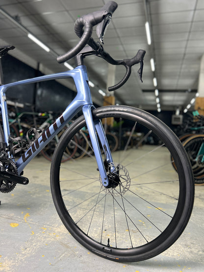 NEW Giant Defy Advanced Di2 Carbon Road Bike