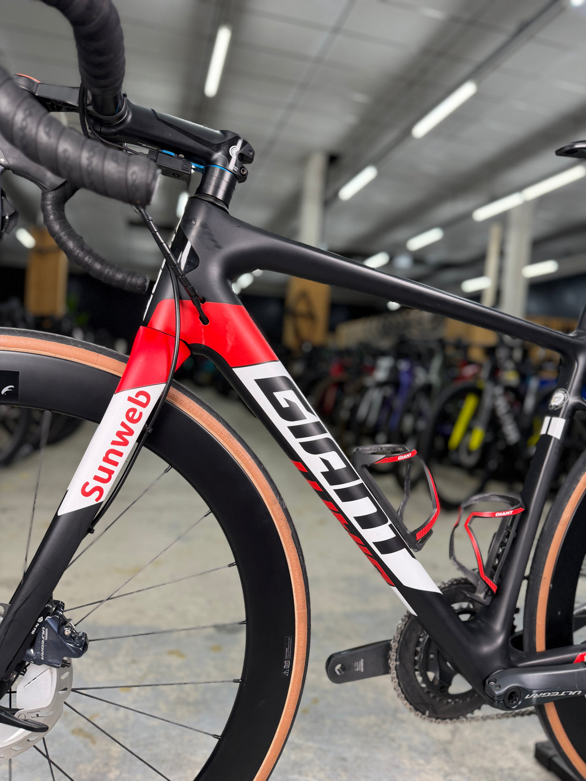 Giant Defy SL Di2 Carbon Road Bike