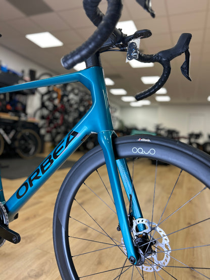 0km Showroom Model Orbea Orca M30iTEAM Di2 Carbon Racefiets