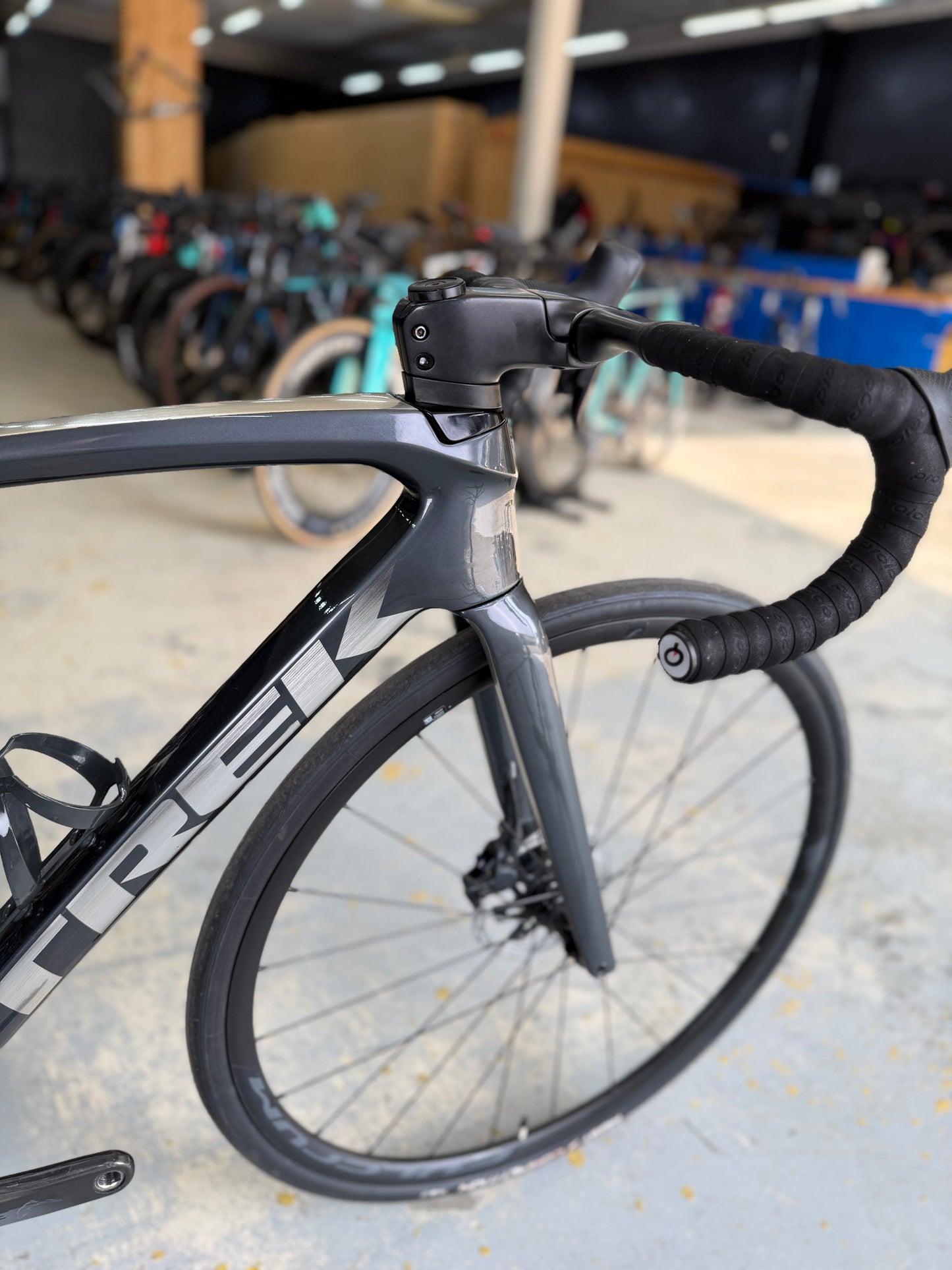 Trek Émonda SL6 AXS Carbon Road Bike
