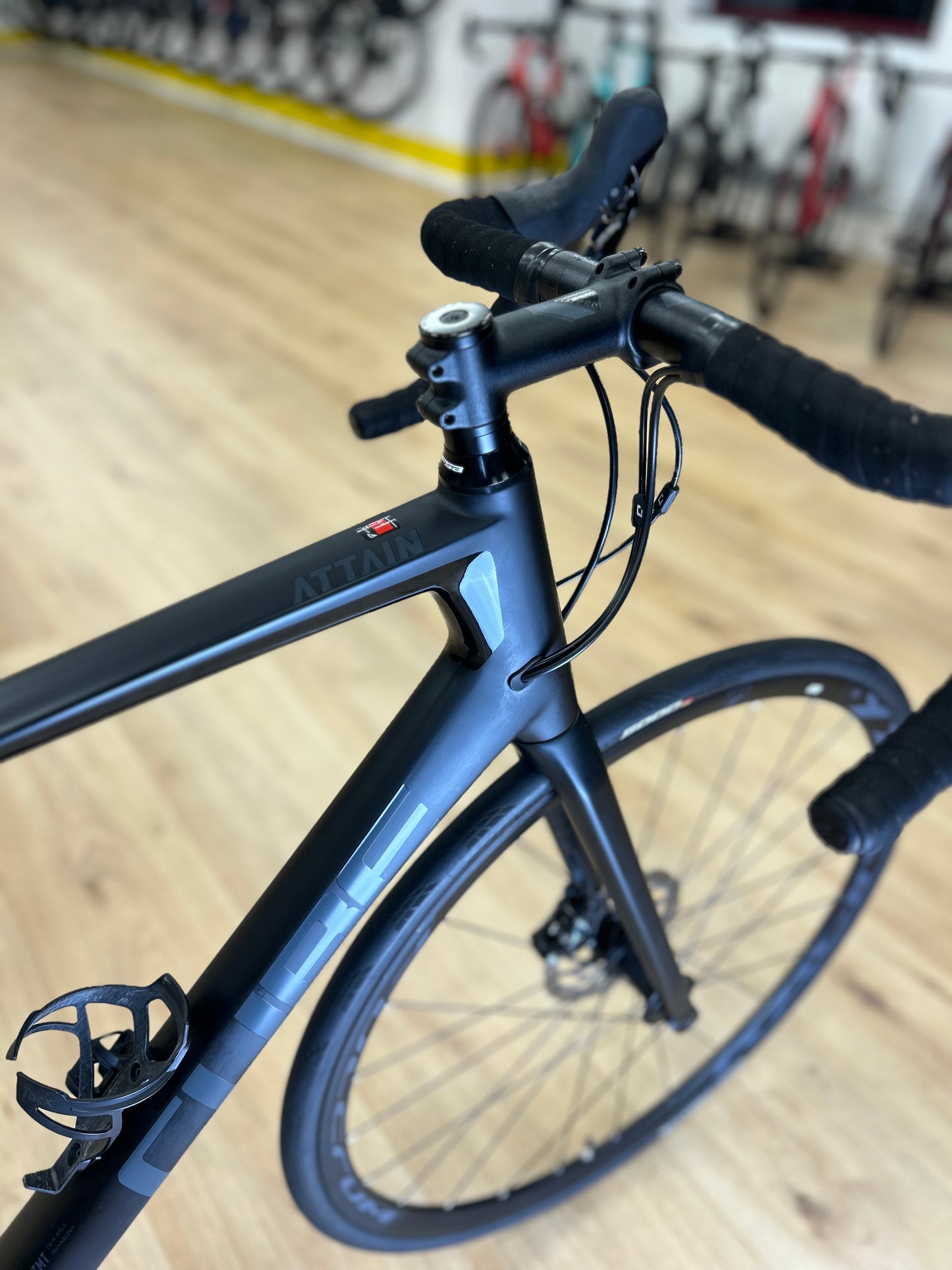 Cube Attain Ultegra Carbon Disc Racefiets