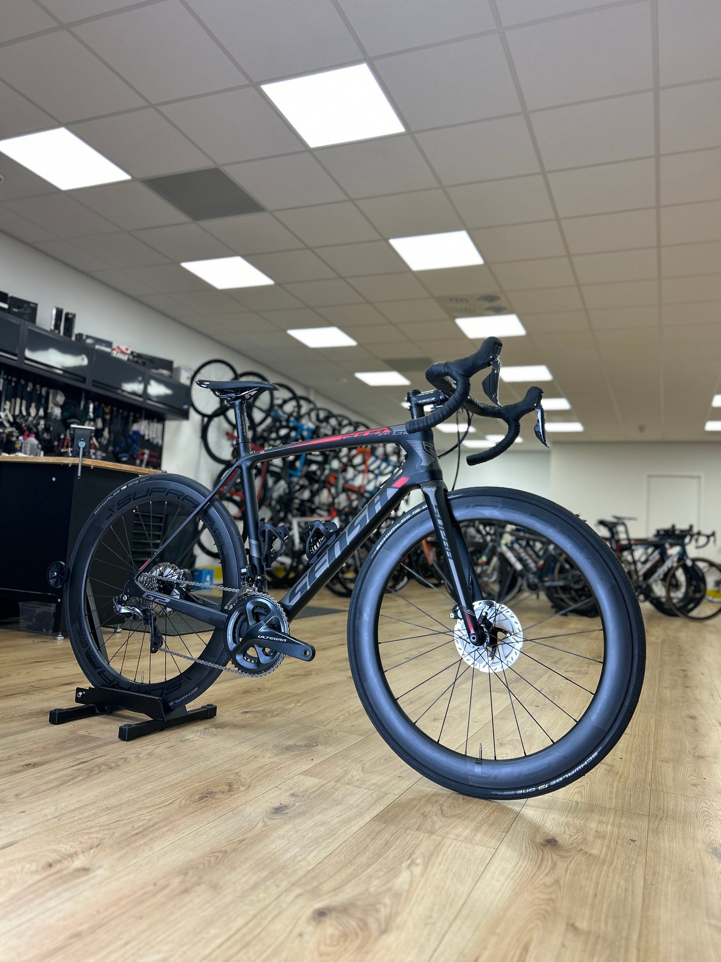 SHOWROOM MODEL Sensa Guilia G2 Di2 Carbon Racefiets