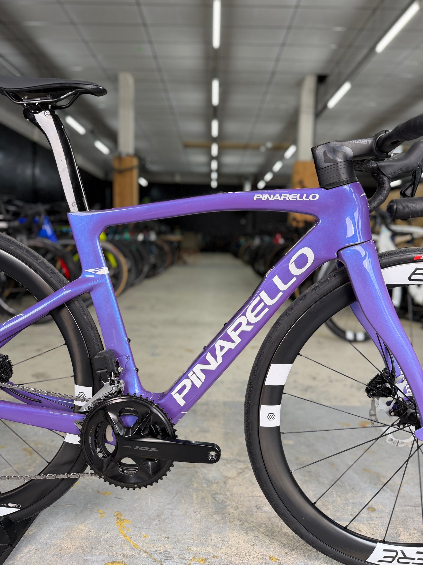 DEMO Pinarello F5 Di2 Carbon Road Bike