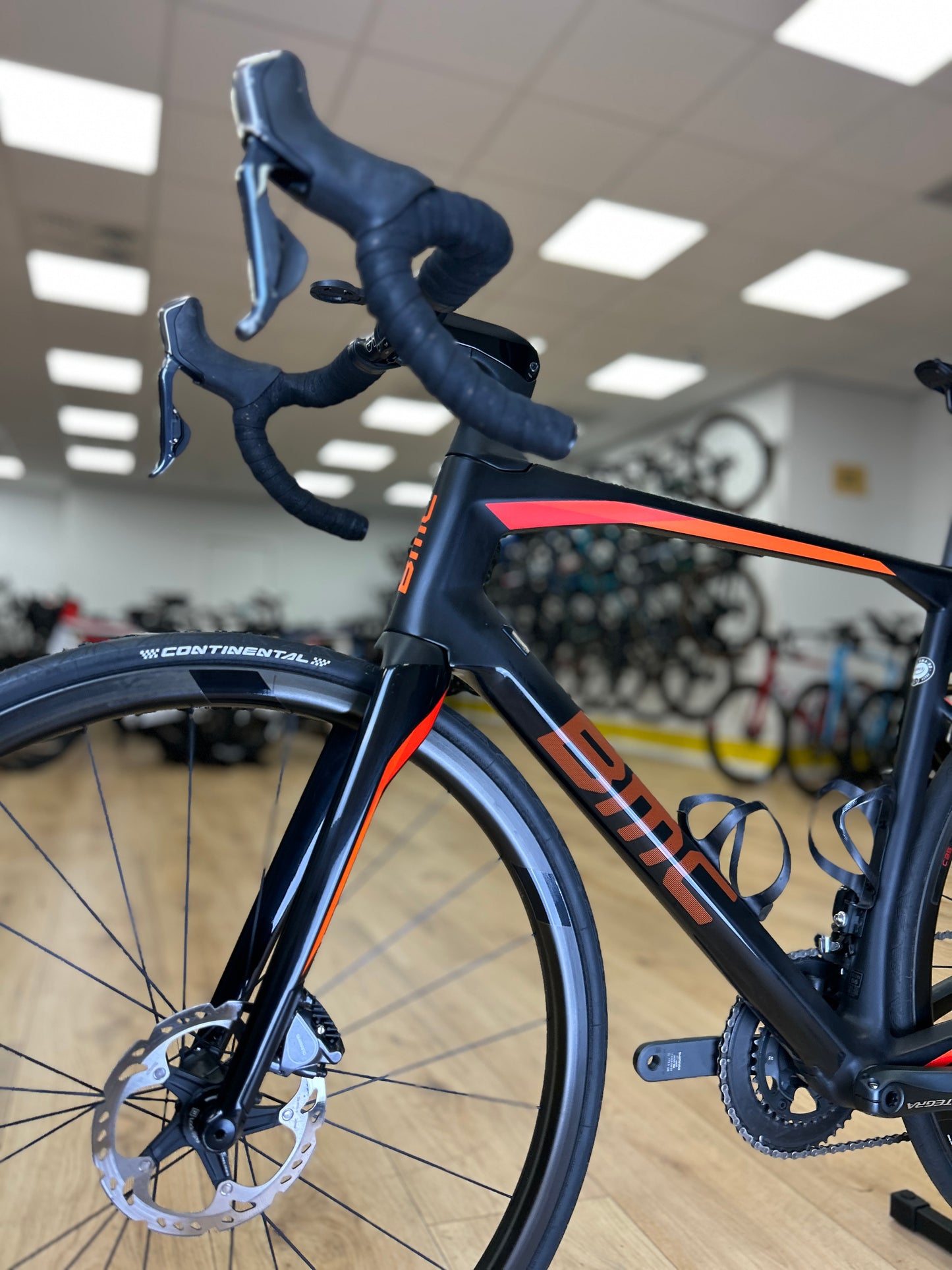 1000 km BMC Roadmachine 01 Di2 Carbon Racefiets