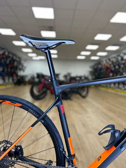 Cube Attain Ultegra Carbon Disc Racefiets